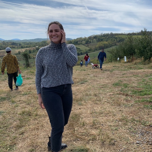 Meet your Posher, Madeline - Picture 1 of 1